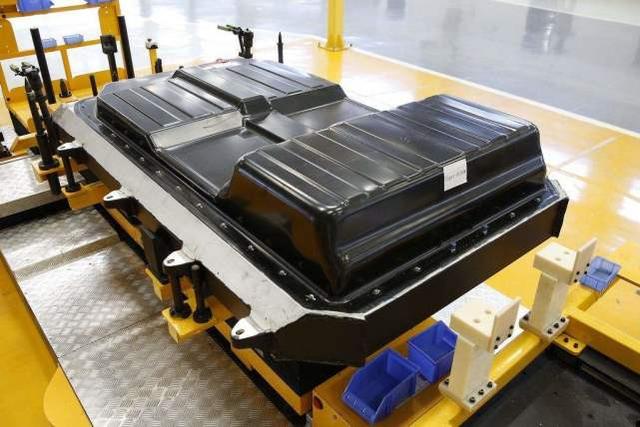 7000節(jié)18650電池 拼湊 而來，特斯拉被懟沒技術，你怎么看（7000節(jié)18650電池拼湊而來）(2)