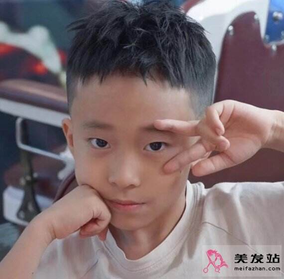 小男孩怎么剪頭發(fā) 時尚酷帥短發(fā)推薦