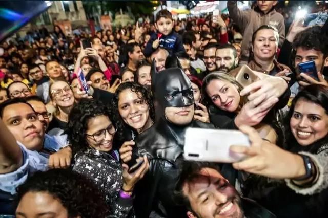 八十歲的蝙蝠俠，是永遠(yuǎn)不老的超級(jí)英雄（八十歲的蝙蝠俠）(16)