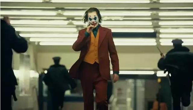 八十歲的蝙蝠俠，是永遠(yuǎn)不老的超級(jí)英雄（八十歲的蝙蝠俠）(3)