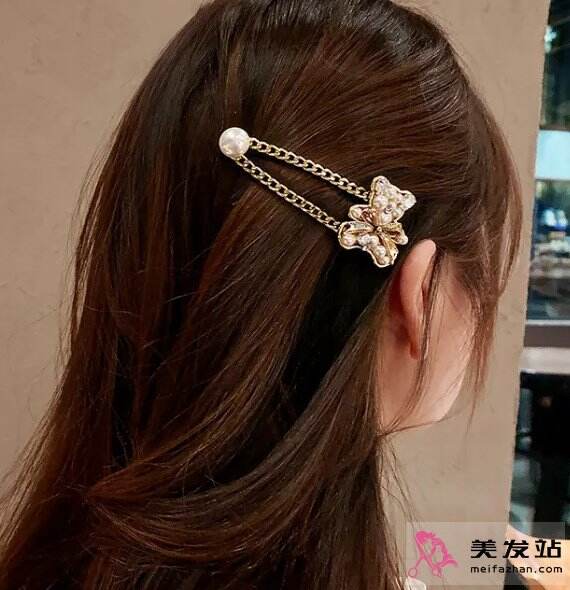 今年最火的發(fā)飾推薦 側(cè)邊夾發(fā)型美翻天