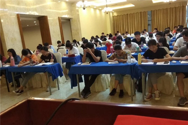 司考培訓機構排名：BT學院上榜，厚大法考第三