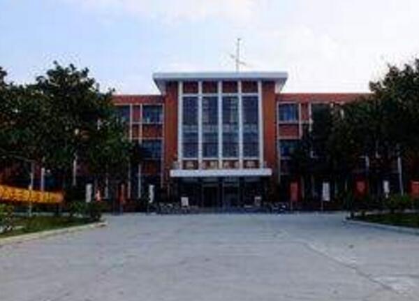 西餐學(xué)校十大排名，選這些讓就業(yè)道路更順暢！