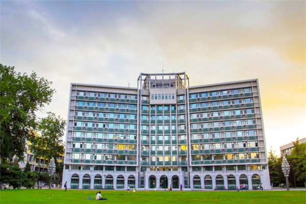 985的政法大學排行榜前十：北京大學僅第三，看看誰是第一