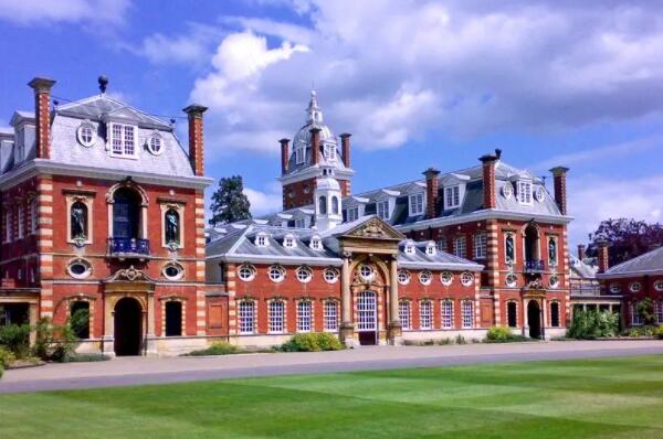 十大上?？诒詈玫膰H學校，上海美國學校未進前三 第一要準備300萬