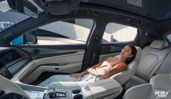 新能源汽車價格戰(zhàn)升級！騰勢N7定價激進：堆料近乎瘋狂