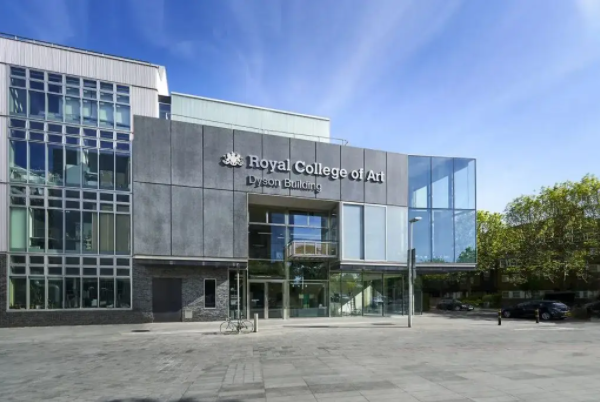 英國(guó)最好的藝術(shù)大學(xué)排名前十，愛(ài)丁堡藝術(shù)學(xué)院第九，前三都獲滿分