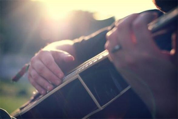 十種不適合學(xué)吉他的人 怕手指痛就別學(xué)，你適合學(xué)嗎