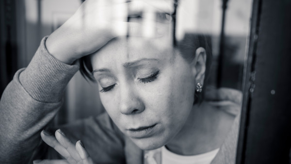 抑郁癥患者脫發(fā)嚴(yán)重怎么辦