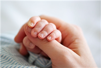 雙胞胎在龍年龍?jiān)慢埲正垥r(shí)出生：好事成雙