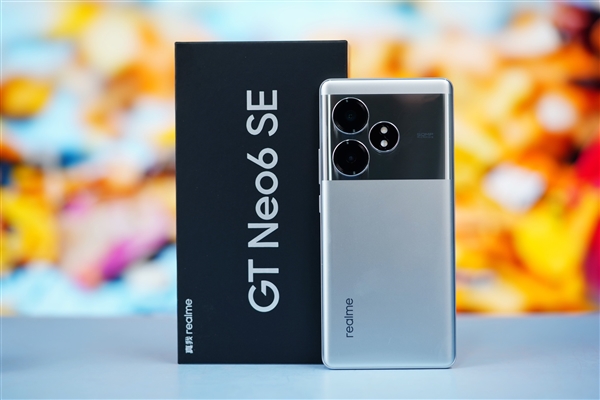 6000尼特?zé)o雙屏！realme真我GT Neo6 SE圖賞