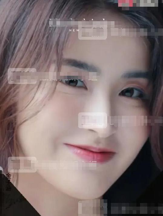 剛出道就發(fā)福 95后女星近照腰身魁梧腿太粗，不復(fù)以往精致形象（95后女星近照腰身魁梧腿太粗）(9)