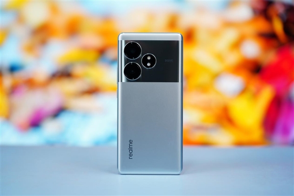 6000尼特?zé)o雙屏！realme真我GT Neo6 SE圖賞