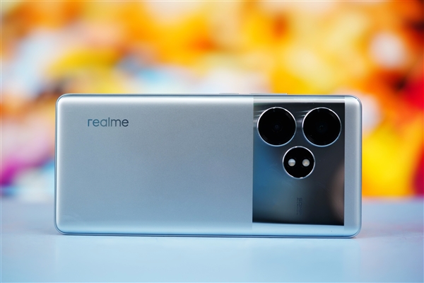 6000尼特?zé)o雙屏！realme真我GT Neo6 SE圖賞