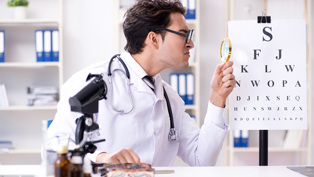 怎樣判斷寶寶有內(nèi)斜視癥狀