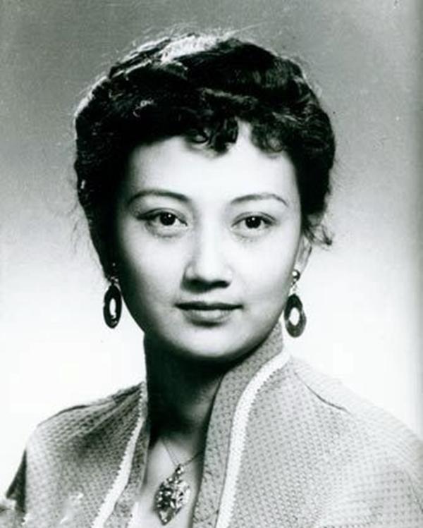 王曉棠 上世紀(jì)家喻戶曉的女將軍，60后們的女神，如今卻少有人知（上世紀(jì)家喻戶曉的女將軍）(4)