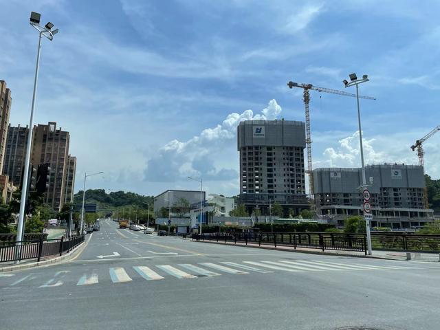 廣州黃埔長(zhǎng)嶺居新盤哪來的自信 地價(jià)8千 ，房?jī)r(jià)6萬（廣州黃埔長(zhǎng)嶺居新盤哪來的自信）(11)