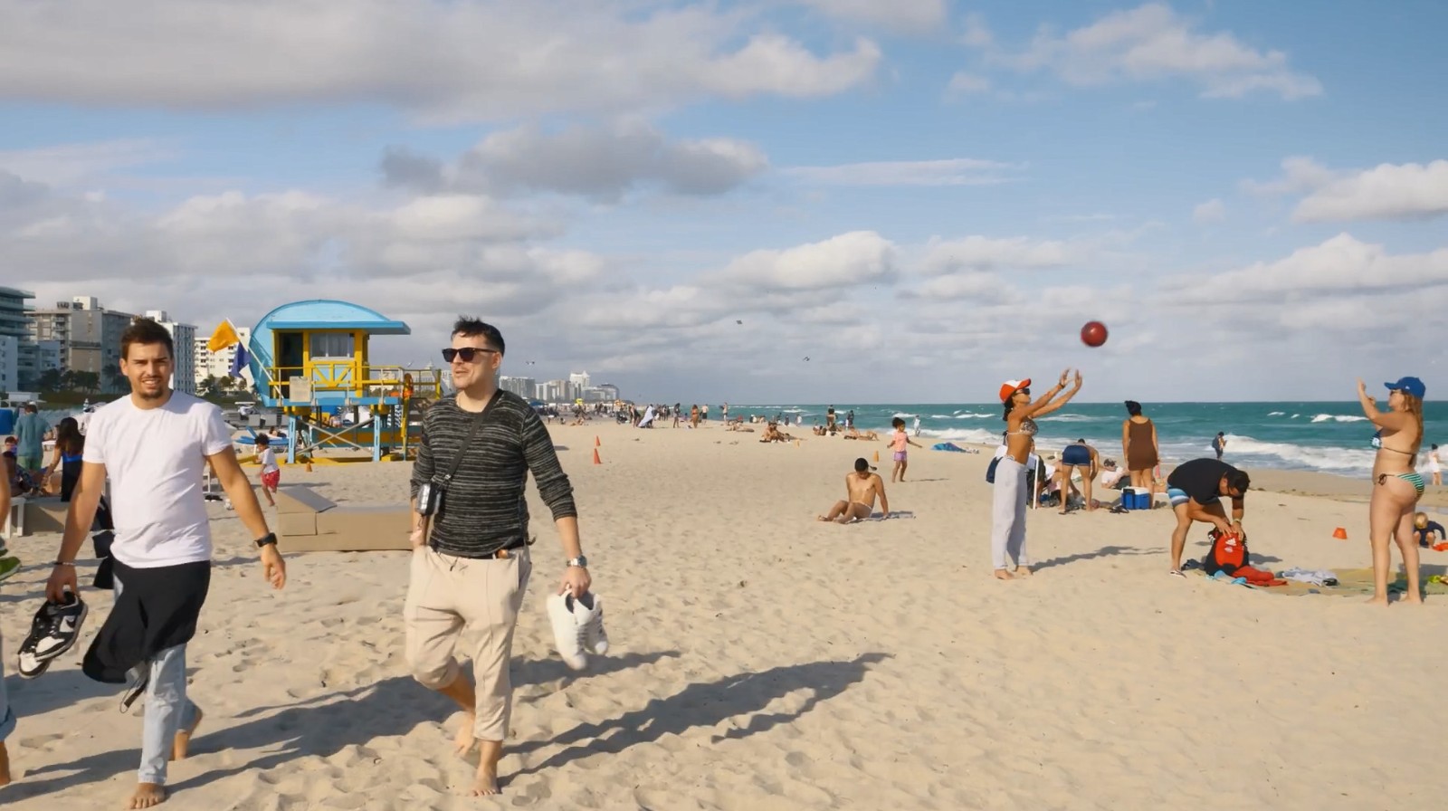 神還原，細(xì)節(jié)拉滿！粉絲用現(xiàn)實場景復(fù)刻《GTA6》預(yù)告片