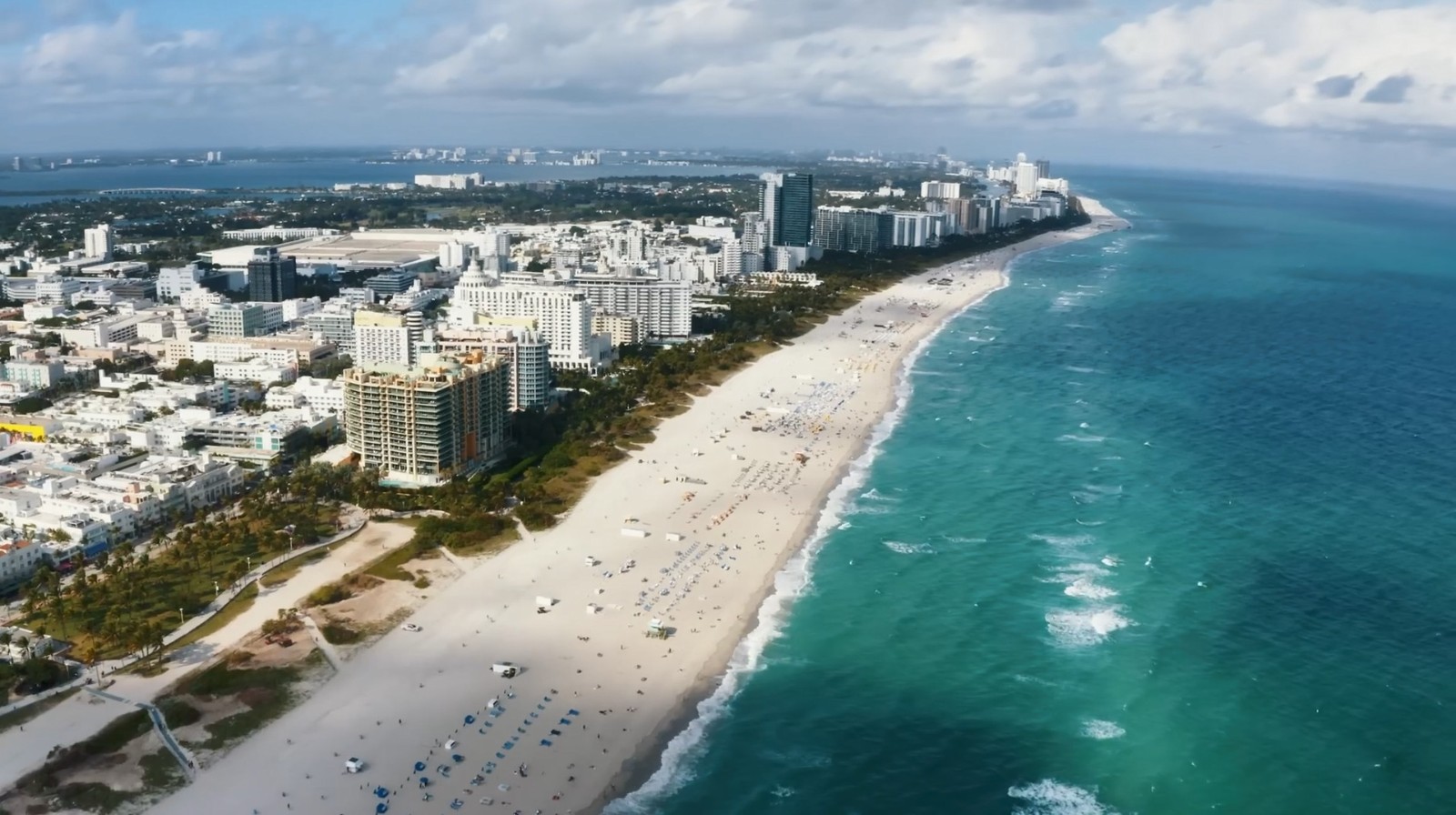 神還原，細(xì)節(jié)拉滿！粉絲用現(xiàn)實場景復(fù)刻《GTA6》預(yù)告片