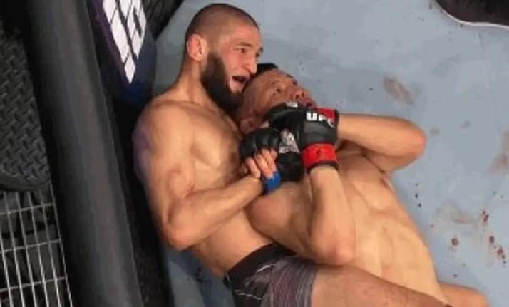 閆曉楠被裸絞絕對(duì)暈了（UFC300焦點(diǎn)戰(zhàn)張偉麗擊敗閆曉楠） 4