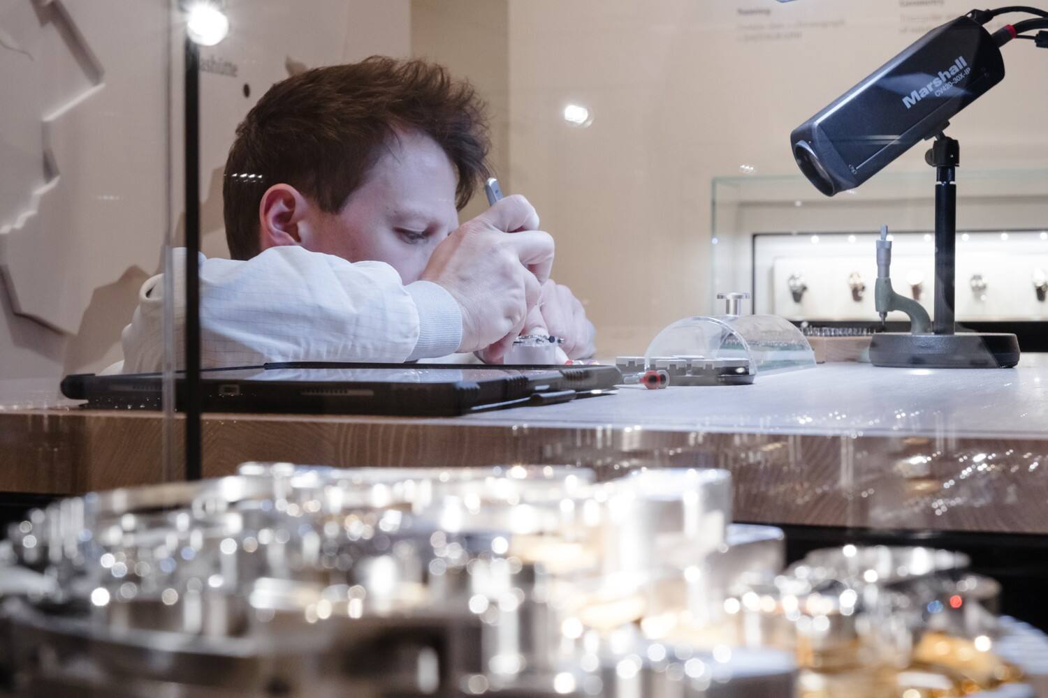 朗格2024年“鐘表與奇跡”日內瓦高級鐘表展隆重呈獻以新作為原型的巨型腕表裝置