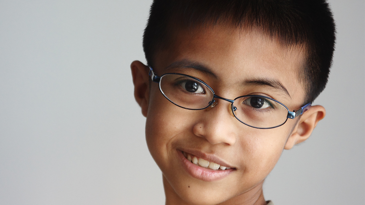 一歲散光和假性近視一樣嗎