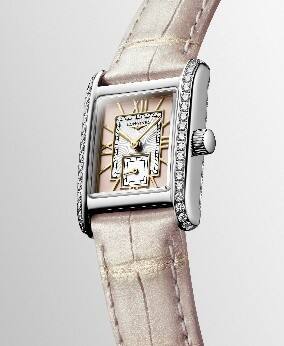 浪琴表亮相第四屆消博會(huì)，攜多款新品時(shí)計(jì)詮釋優(yōu)雅風(fēng)尚