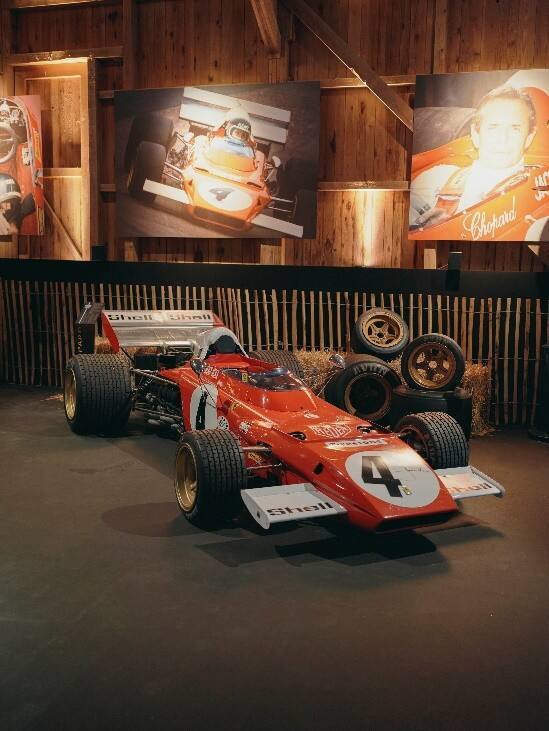 Chopard蕭邦聯(lián)合總裁卡爾-弗雷德里克·舍費(fèi)爾攜手傳奇賽車手杰克·?？怂构餐視匀聞?chuàng)意合作成果 Mille Miglia Classic Chronograph JX7腕表