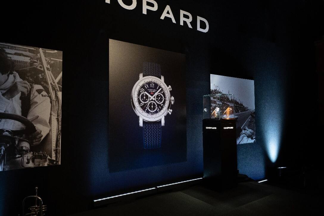 Chopard蕭邦聯(lián)合總裁卡爾-弗雷德里克·舍費(fèi)爾攜手傳奇賽車手杰克·?？怂构餐視匀聞?chuàng)意合作成果 Mille Miglia Classic Chronograph JX7腕表
