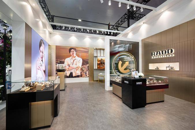 材質(zhì)大師 領(lǐng)航未來(lái)風(fēng)潮 Rado瑞士雷達(dá)表亮相2024中國(guó)國(guó)際消費(fèi)品博覽會(huì)