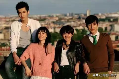 終于有一部劇來(lái)教我們?nèi)绾握剳賽?ài)了(終于有一部劇來(lái)教我們?nèi)绾握剳賽?ài)了)(32)