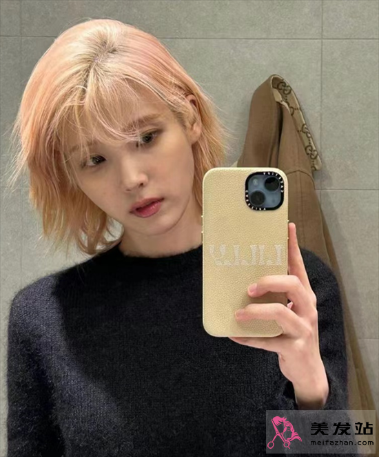 2024年流行染發(fā)顏色 夢幻甜美“柔和桃”