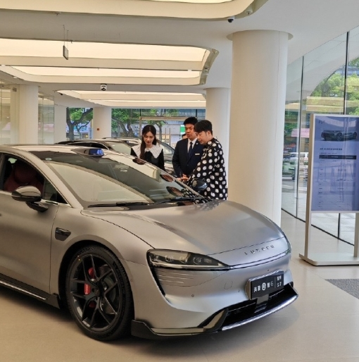 杜海濤、沈夢辰現(xiàn)身寧波搶購華為Pura 70系列！還看了智界