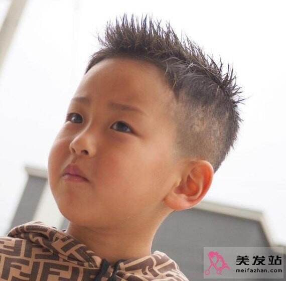 小男孩帥氣短發(fā)推薦 時(shí)尚酷炫隨你選