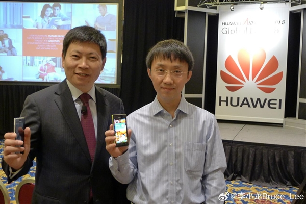 華為Pura 70系列開(kāi)售熱度空前！P系列誕生12年 高端手機(jī)市場(chǎng)迎來(lái)新格局