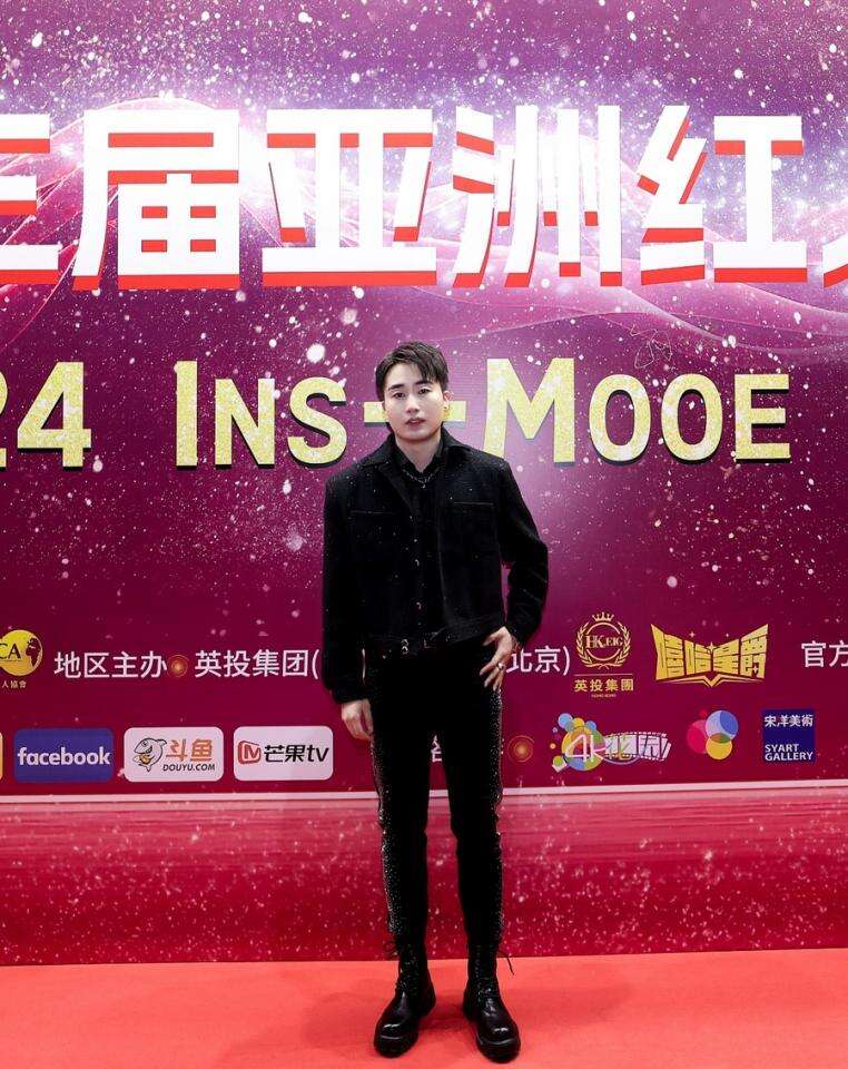 王成岳出席亞洲紅人盛典 榮獲“最受歡迎影視男演員”獎項