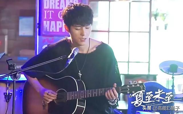 終于有一部劇來(lái)教我們?nèi)绾握剳賽?ài)了(終于有一部劇來(lái)教我們?nèi)绾握剳賽?ài)了)(33)