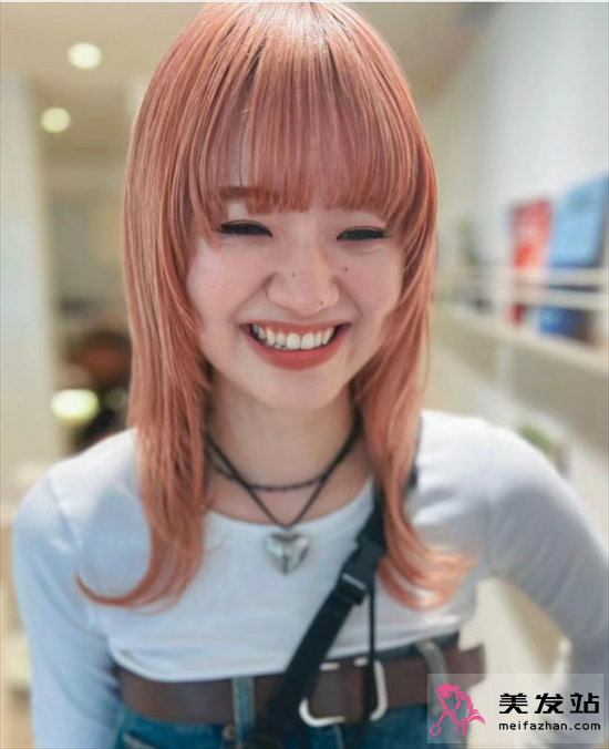 日系慵懶中長(zhǎng)發(fā) 高層次剪裁更修顏