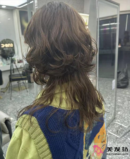 時(shí)尚長(zhǎng)發(fā)水母頭 非主流既視感滿滿