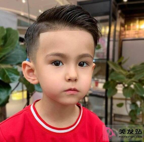小男孩帥氣短發(fā)推薦 時(shí)尚酷炫隨你選