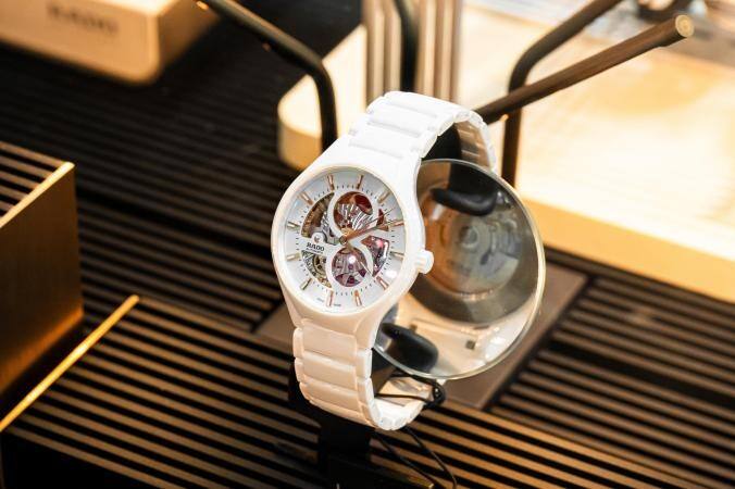 材質(zhì)大師 領(lǐng)航未來(lái)風(fēng)潮 Rado瑞士雷達(dá)表亮相2024中國(guó)國(guó)際消費(fèi)品博覽會(huì)