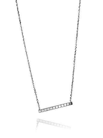 歌手李宇春佩戴Chopard蕭邦I(lǐng)ce Cube系列珠寶亮相線下演出