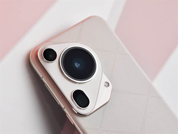 華為機(jī)皇實(shí)至名歸！華為Pura 70 Ultra快速上手