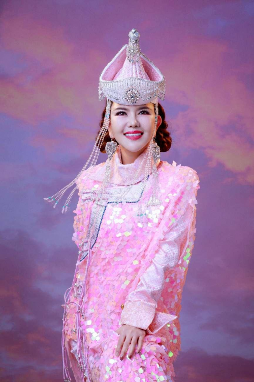 5.19烏蘭圖雅北京演唱會 聆聽“花開四季”感受“天邊草原”烏拉蓋