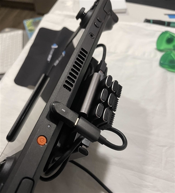 官翻Steam Deck半價出售