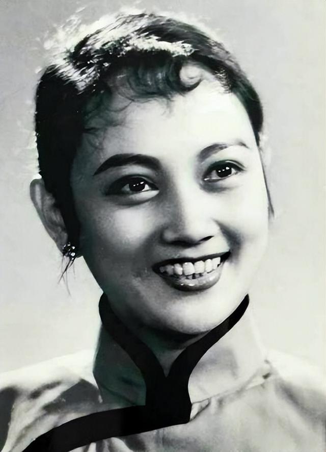 王曉棠 上世紀家喻戶曉的女將軍，60后們的女神，如今卻少有人知（上世紀家喻戶曉的女將軍）(5)