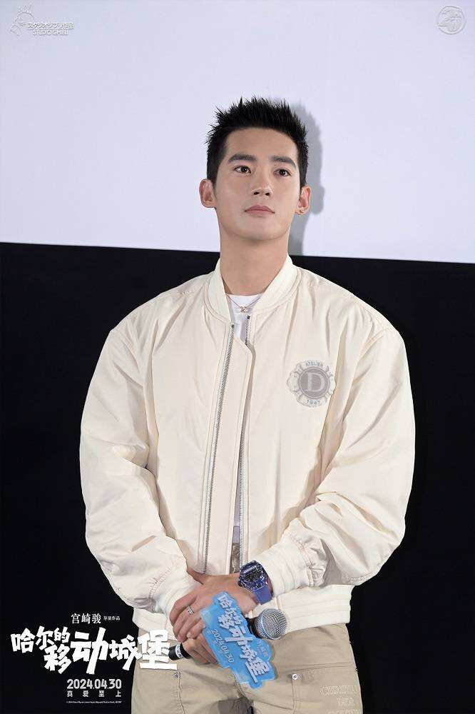 于適田曦薇現(xiàn)身《哈爾的移動城堡》首映，宮崎駿佳作五一赴約