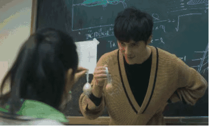 終于有一部劇來(lái)教我們?nèi)绾握剳賽?ài)了（終于有一部劇來(lái)教我們?nèi)绾握剳賽?ài)了）(47)