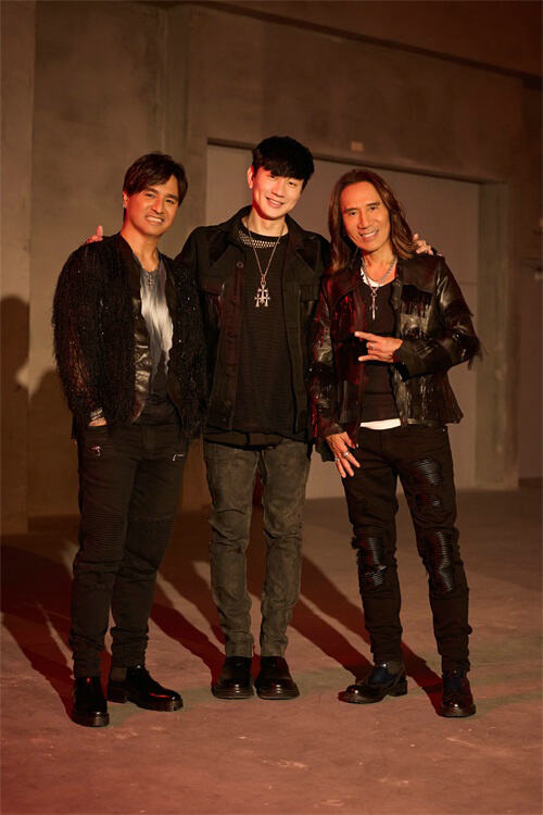 “搖滾天團(tuán)”動(dòng)力火車“都是因?yàn)閻?世界巡回演唱會(huì)”高雄安可場(chǎng) 兩場(chǎng)秒殺 完美收官