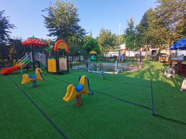 林盤里面火鍋滾燙 羊馬群眾日子興旺（林盤里面火鍋滾燙）(4)